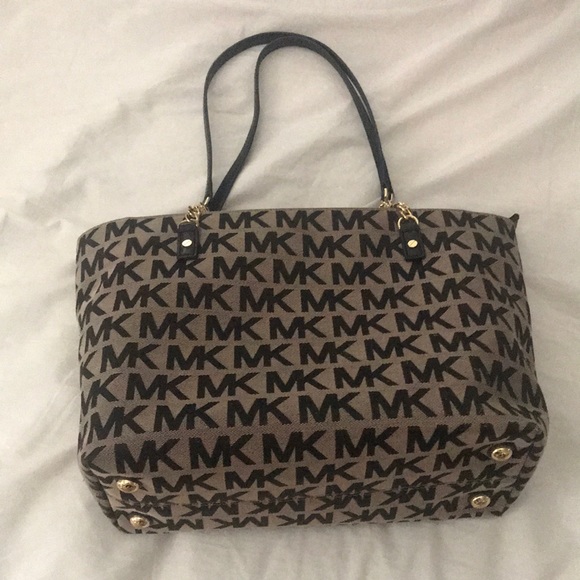 Michael Kors Purse - Picture 1 of 5